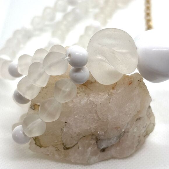 Vintage Style Frosted Clear White Plastic Beaded 2 Strand Tiered‎ 20'' Necklace - Picture 5 of 8